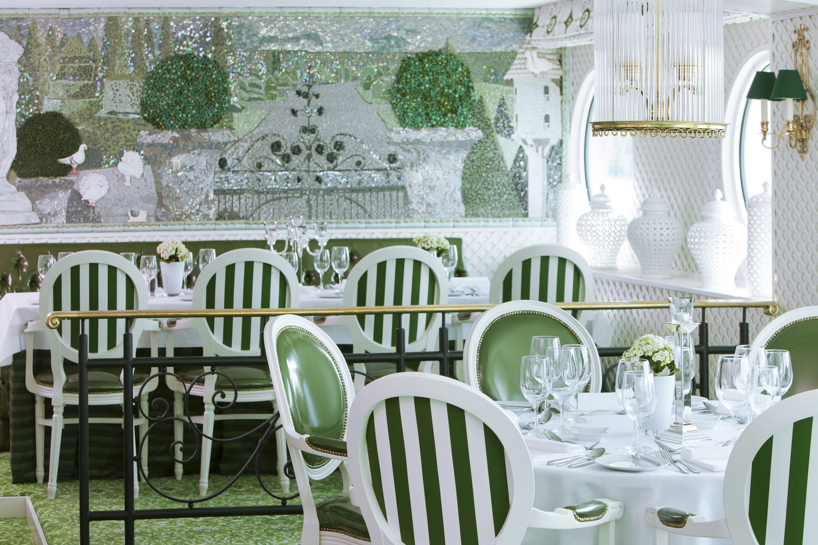 S.S. Antoinette - Restaurant de Versailles